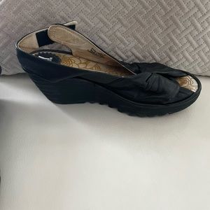 Fly Alonso. black open toe size 38.